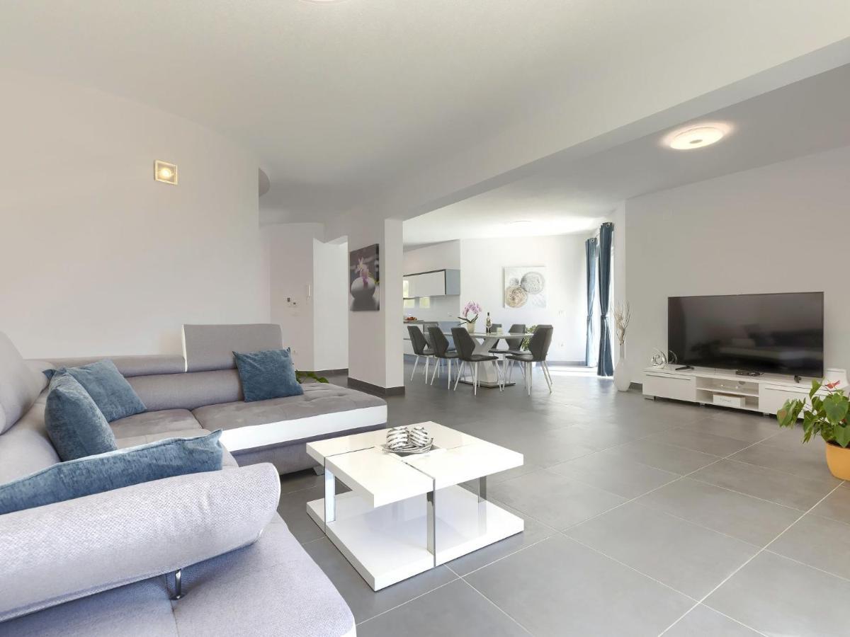 Holiday Home Villa Gocci By Interhome Kmeti Εξωτερικό φωτογραφία