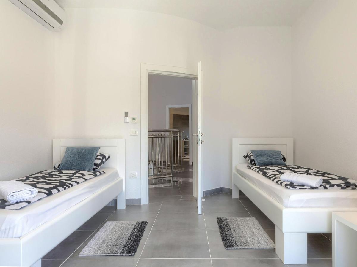 Holiday Home Villa Gocci By Interhome Kmeti Εξωτερικό φωτογραφία