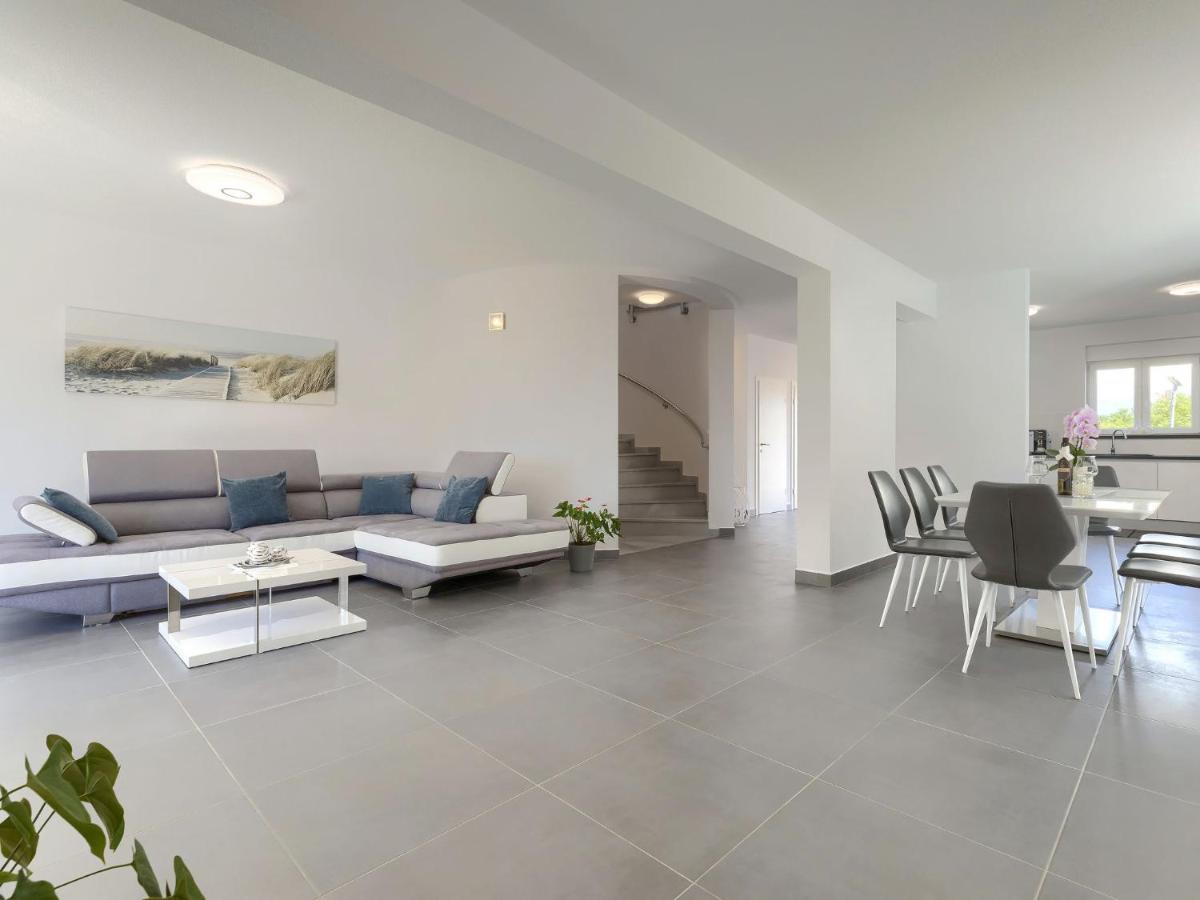 Holiday Home Villa Gocci By Interhome Kmeti Εξωτερικό φωτογραφία