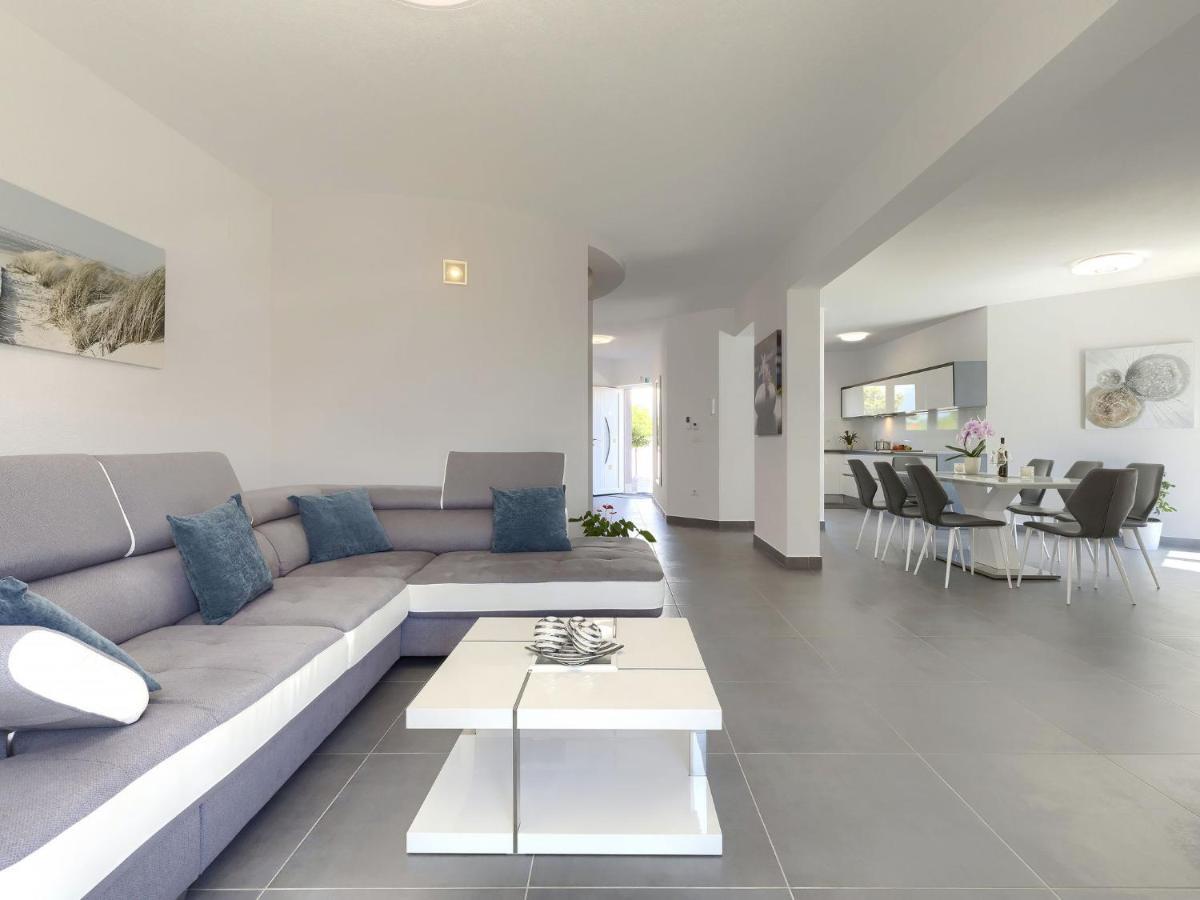 Holiday Home Villa Gocci By Interhome Kmeti Εξωτερικό φωτογραφία