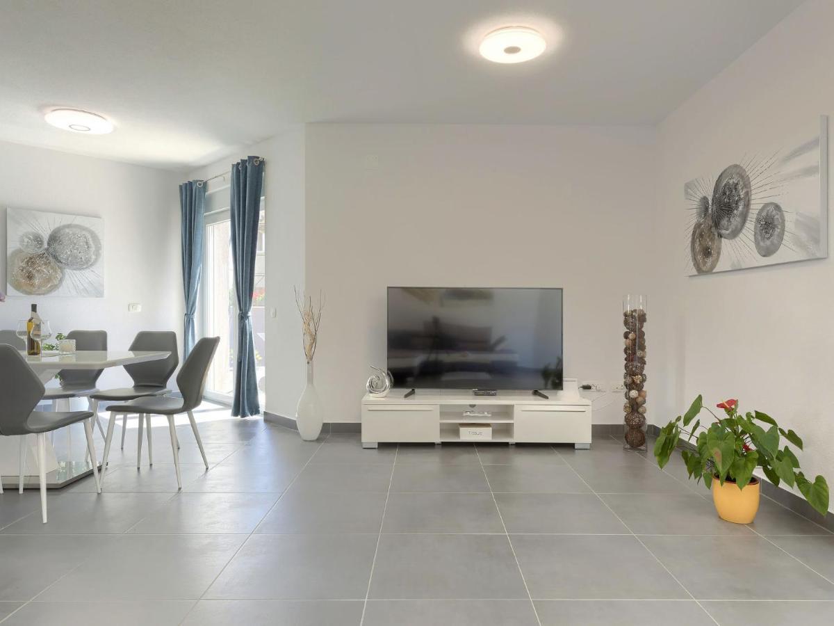Holiday Home Villa Gocci By Interhome Kmeti Εξωτερικό φωτογραφία